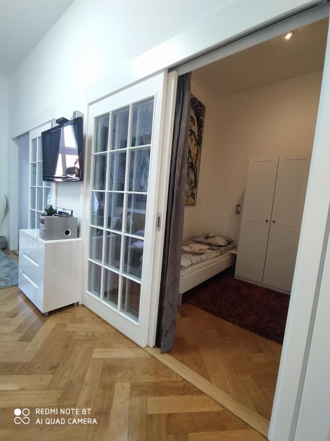 Apartment Zrinjevac Загреб Екстер'єр фото
